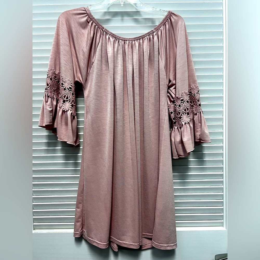 Lace & Ruffle Sleeve Tunic
